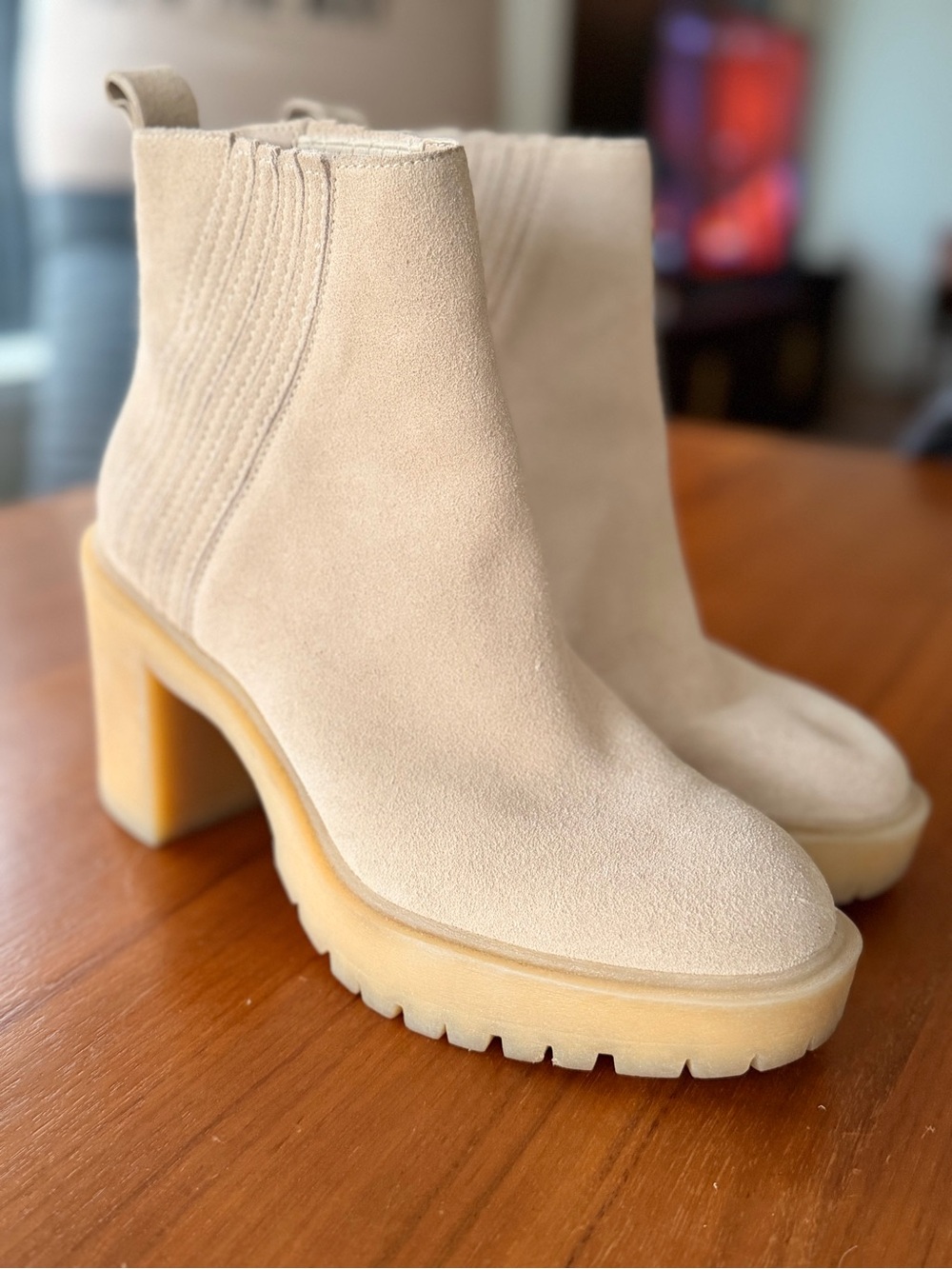 Dolce Vita Celia Beige Suede Platform Lug Sole Ankle Boots Size 7.5